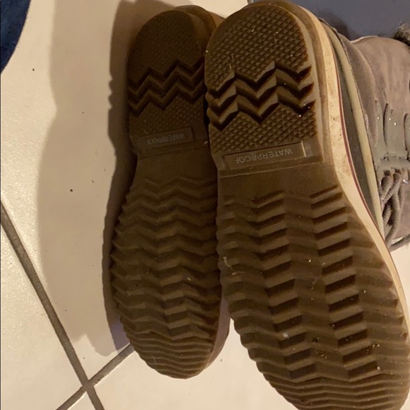 Joan of Ark Sorel boots - Picture 3 of 3